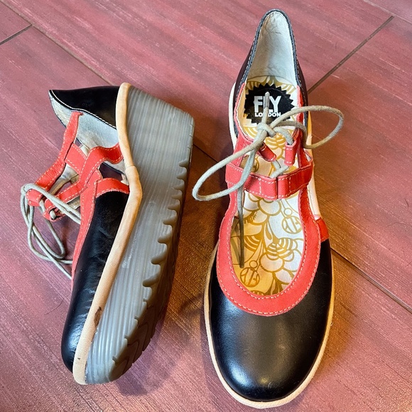 FLY London Yett wedges